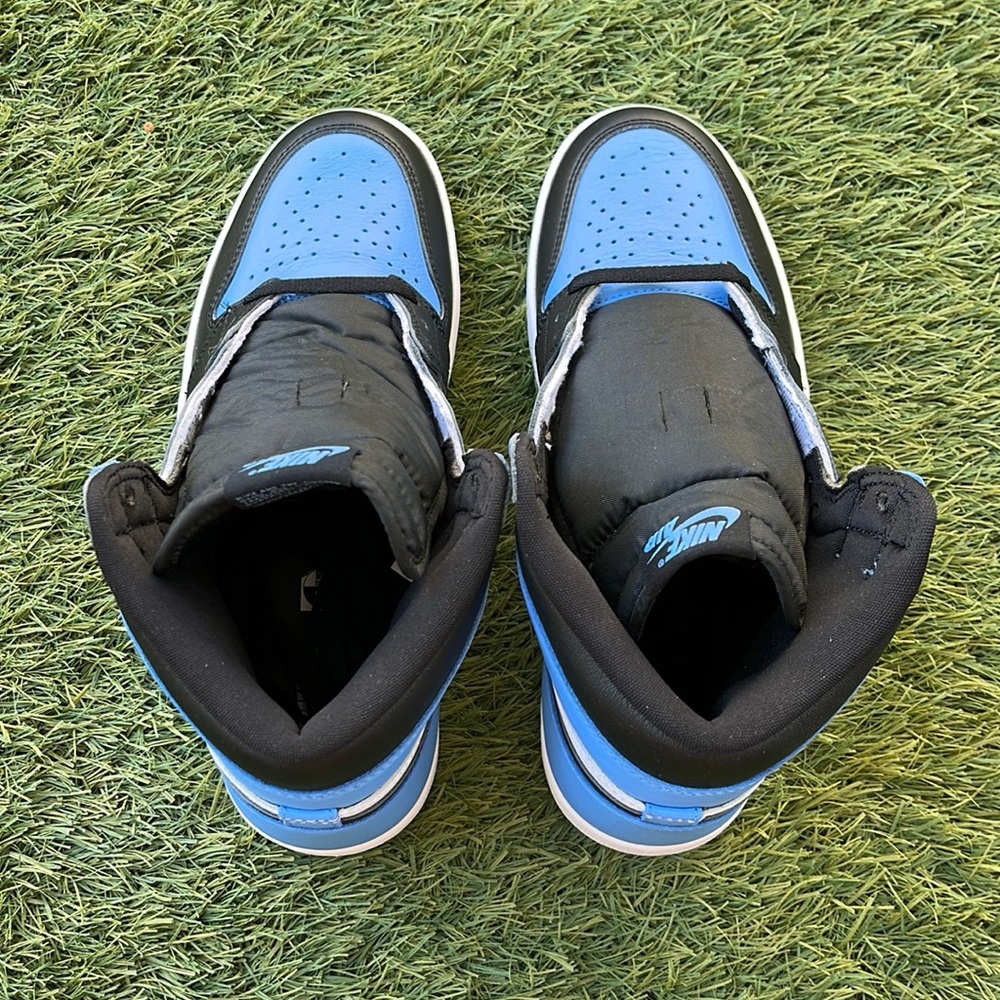 Air Jordan 1 Retro High OG - Picture 4 of 6